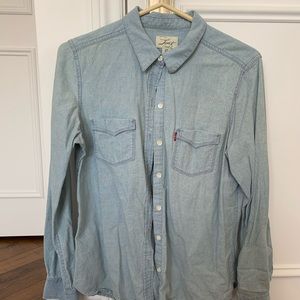 Levi’s button-up